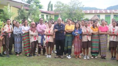 Untuk Mengetahui Perkembangan Program Literasi Indonesia, Kadis Pemuda dan Olahraga NTT  Sambangi SMA Swasta Pelita Karya Kefamenanu