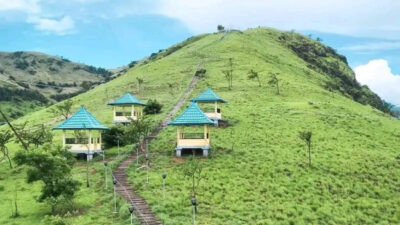 Keindahan Tanjung Kajuwulu Terbilang Masih Perawan, Buat Akhir Pekan Keluarga lebih Mesrah