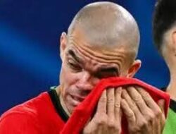 Pepe Tak Kuasa Menahan Air Mata Usai Kalah Dramatis: Sepak Bola Memang Kejam