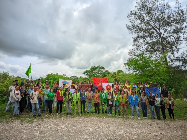 Foto: Deretan Pimpinan Dan Anggota OKP Lokal Se Kabupaten TTU, Yang Melakukan Reboisasi. (Jho Aban)