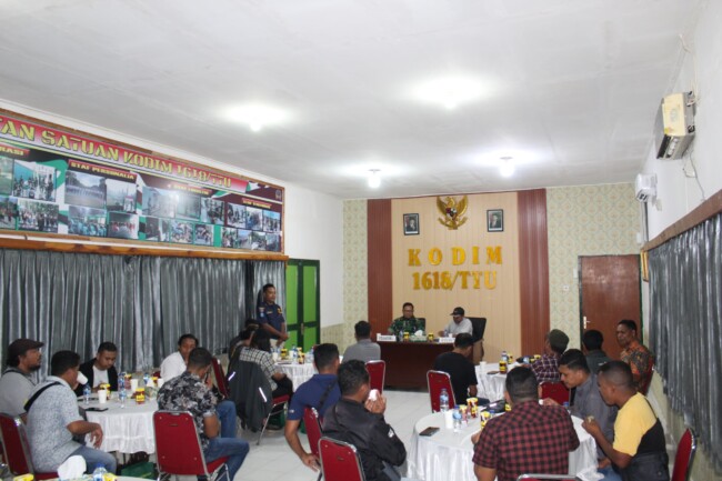 Foto: Diskusi bersama Dandim 1618/TTU dan Ikatan Wartawan (INTAN) TTU. (Jho Aban)