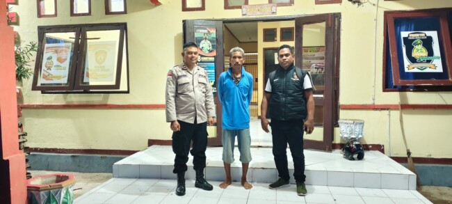 Foto:Aparat Kepolisian Sektor Biboki Anleu Berhasil Menangkap Pencurian Sapi Yeremias Mataus (tengah).