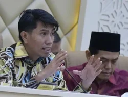 Komisi II DPR Kritik Usul Pensiun ASN hingga Usia 70 Tahun